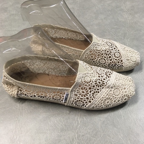 Toms Natural/Ecru Crochet Flats 8.5 - Picture 2 of 9